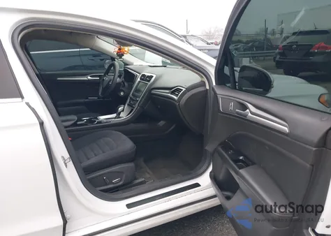 2016 Ford Fusion Hybrid Se z USA, uszkodzony, nr VIN 3FA6P0LU9GR368603